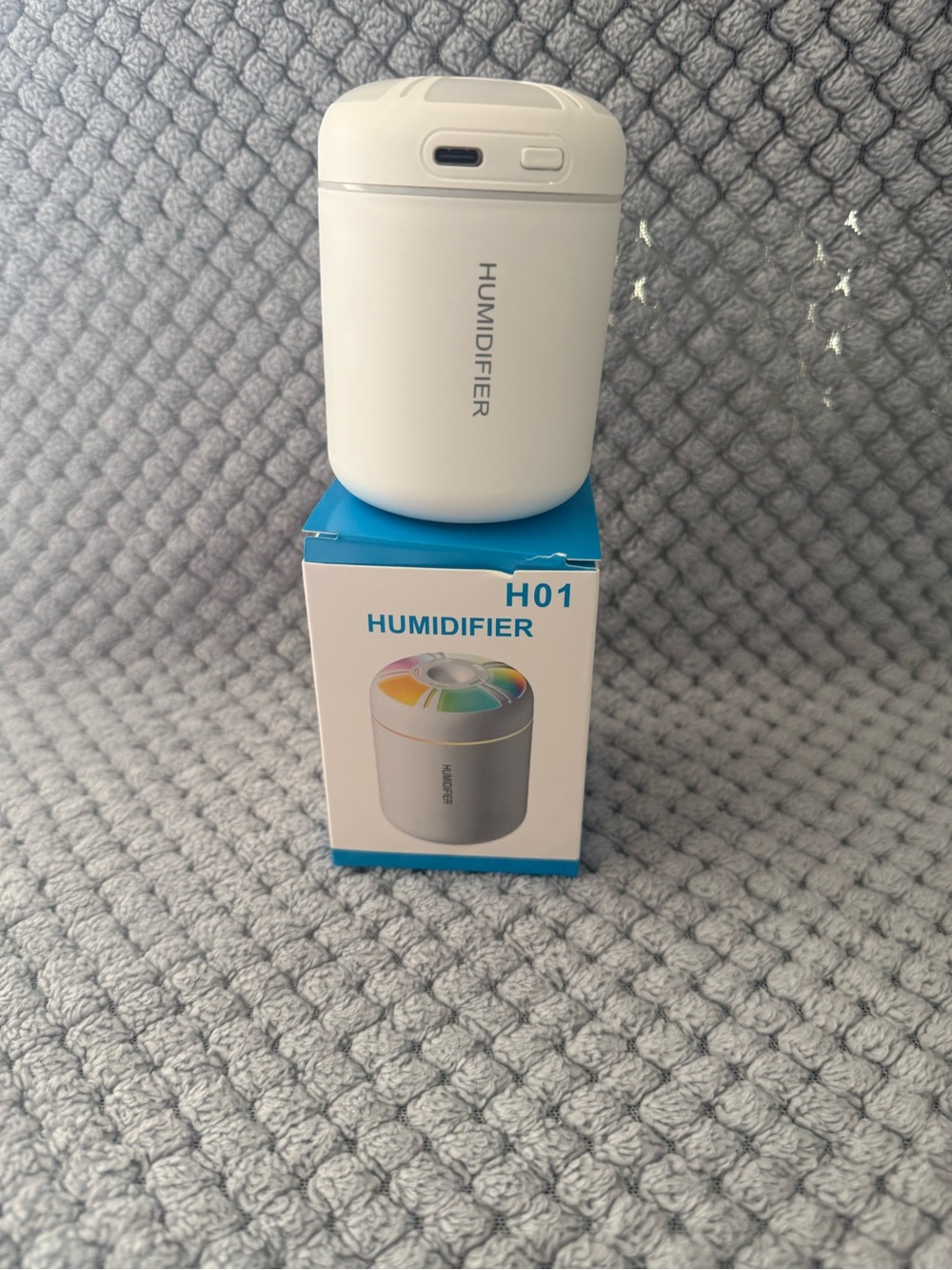 H01 White Portable Humidifier - Compact USB Ultrasonic Humidifier